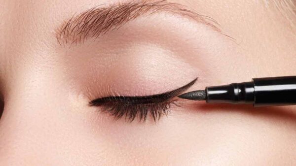 خط چشم ماژیکی نوژا مدل کربن بلک پریسایس