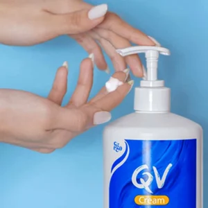 کرم مرطوب کننده پمپی کیووی پوست خشک و حساس 500گرم