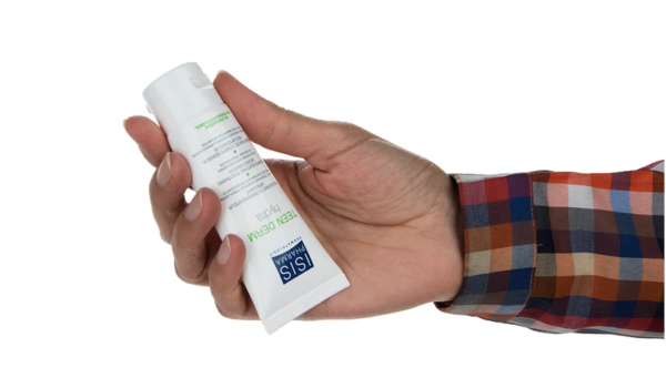 کرم مرطوب کننده آیسیس فارما مدل Teen Derm Hydra حجم 40 میل
