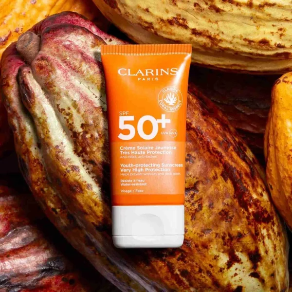 کرم ضد‌آفتاب یوث پروتکتینگ کلارنس SPF‌50 حجم 50 میل