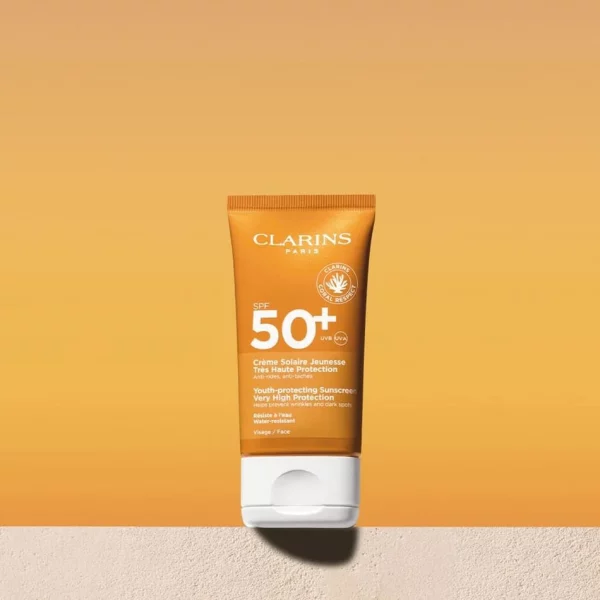 کرم ضد‌آفتاب یوث پروتکتینگ کلارنس SPF‌50 حجم 50 میل