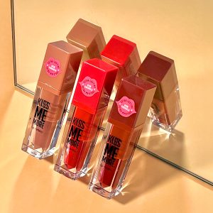 رژ لب مایع مات فلورمار Flormar مدل Kiss Me More شماره 020 رنگ Assertive