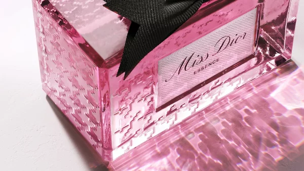 ادوپرفیوم زنانه دیور مدل Miss Essence حجم 80 میل
