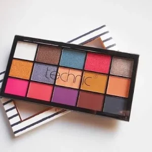 پالت سایه Vacay تکنیک مدل Vacay Pressed Pigment 15 رنگ حجم 22.5 گرم 