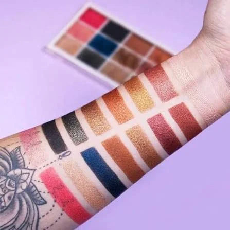 پالت سایه گادنس تکنیک 15 رنگ مدل Goddess Pressed Pigment حجم 30 گرم 